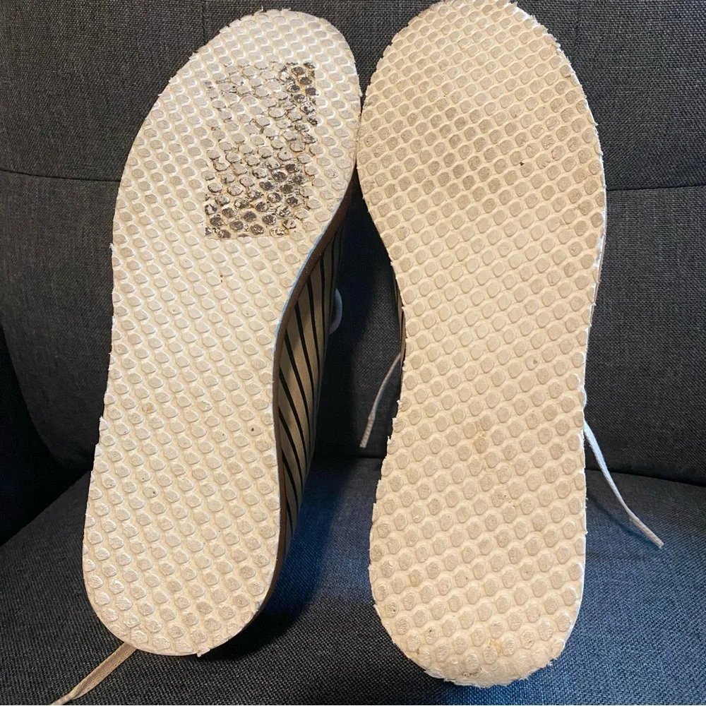DOGO Women's Oxford Flat Shoes Tennis Dalmatian dog Disney, size 38, size 7. - Picture 9 of 13